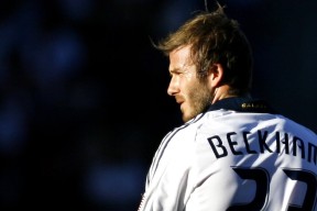 开云官方-教练在赛后分析中强调控球与转换的重要性，控球转身教学